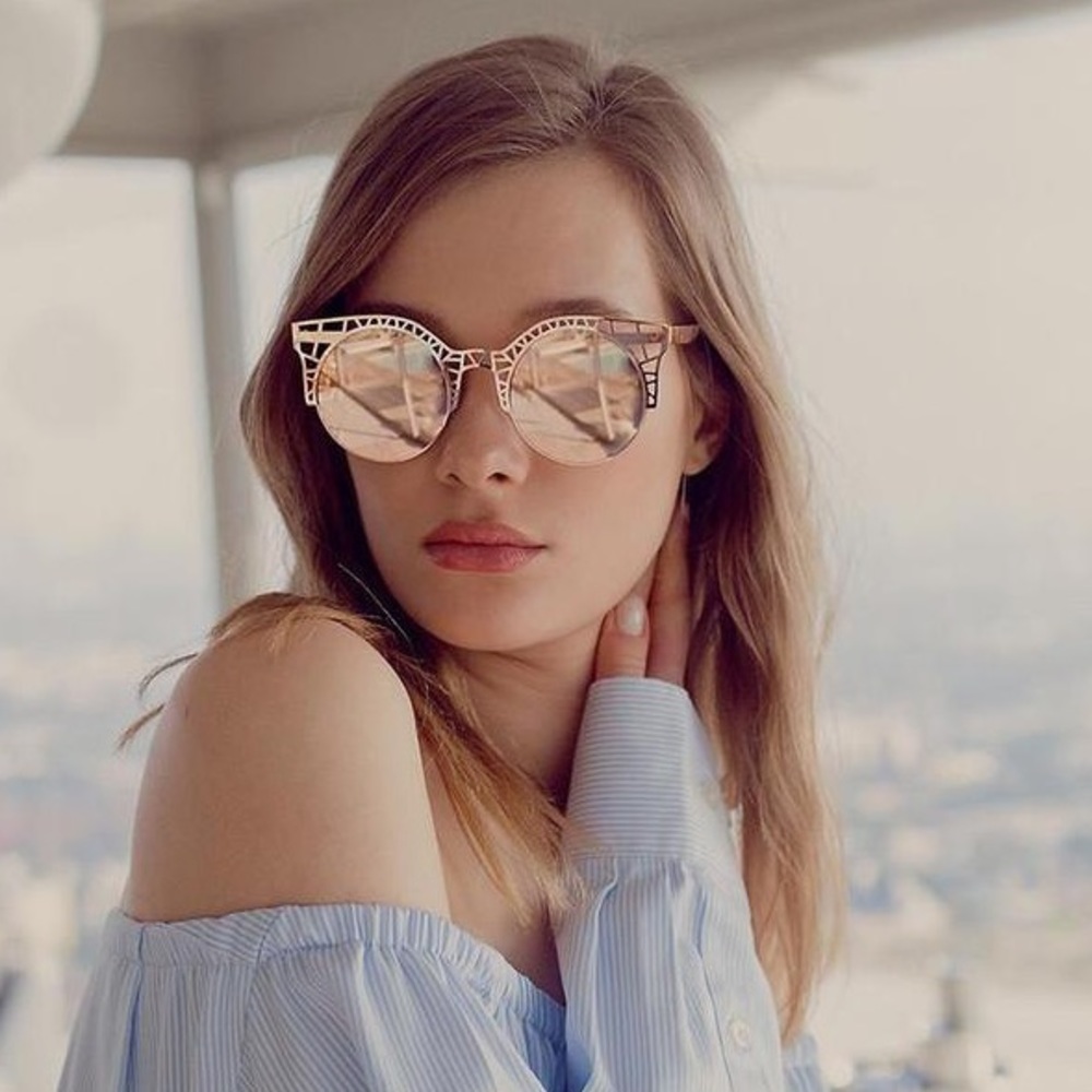Quay Fleur Sunglasses - Picture 1 of 5